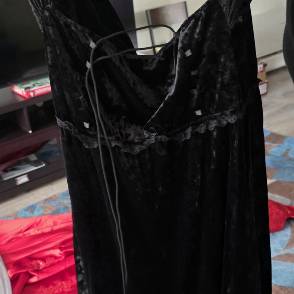 SHEIN Black Velvet Midi Dress with Lace Trim